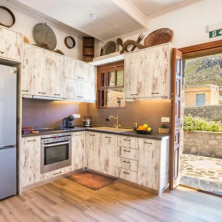 Holiday home Lithos House Avlona