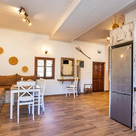 Lithos House Holiday home *
