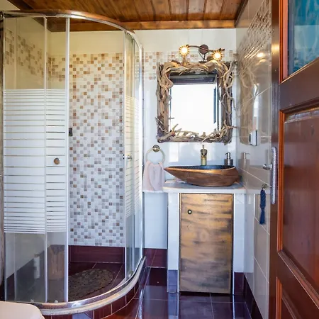 Holiday home Lithos House